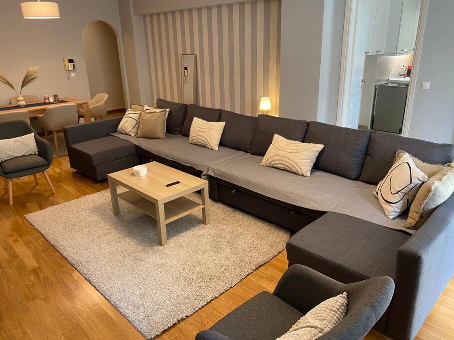 Classy 3Br With 2 Bathrooms Apartment In Marousi Atenas Exterior foto