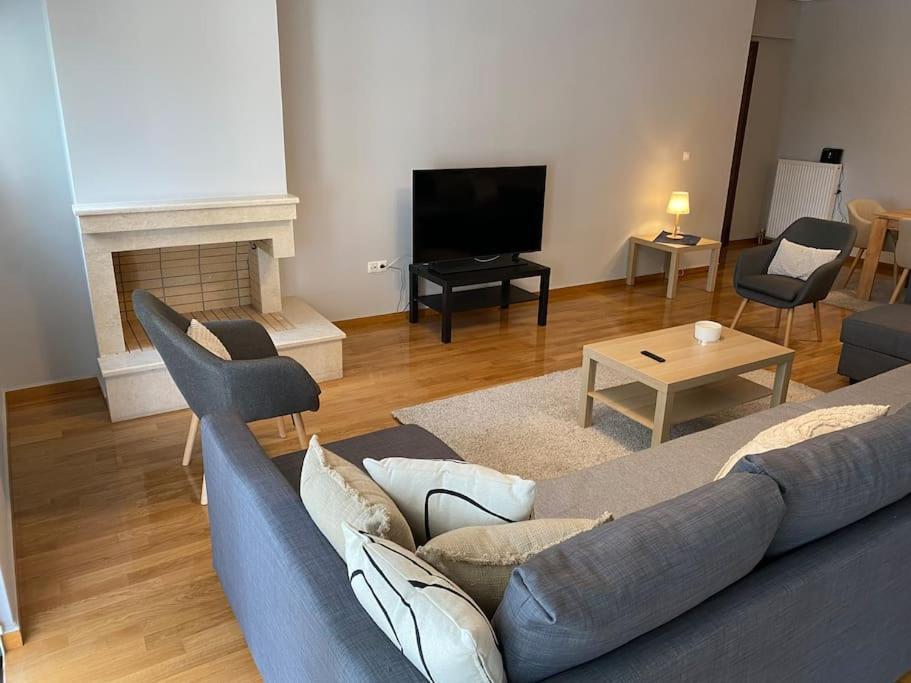 Classy 3Br With 2 Bathrooms Apartment In Marousi Atenas Exterior foto