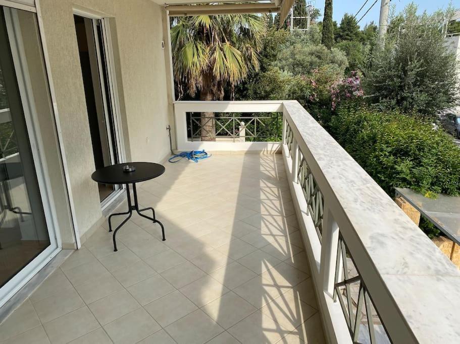 Classy 3Br With 2 Bathrooms Apartment In Marousi Atenas Exterior foto