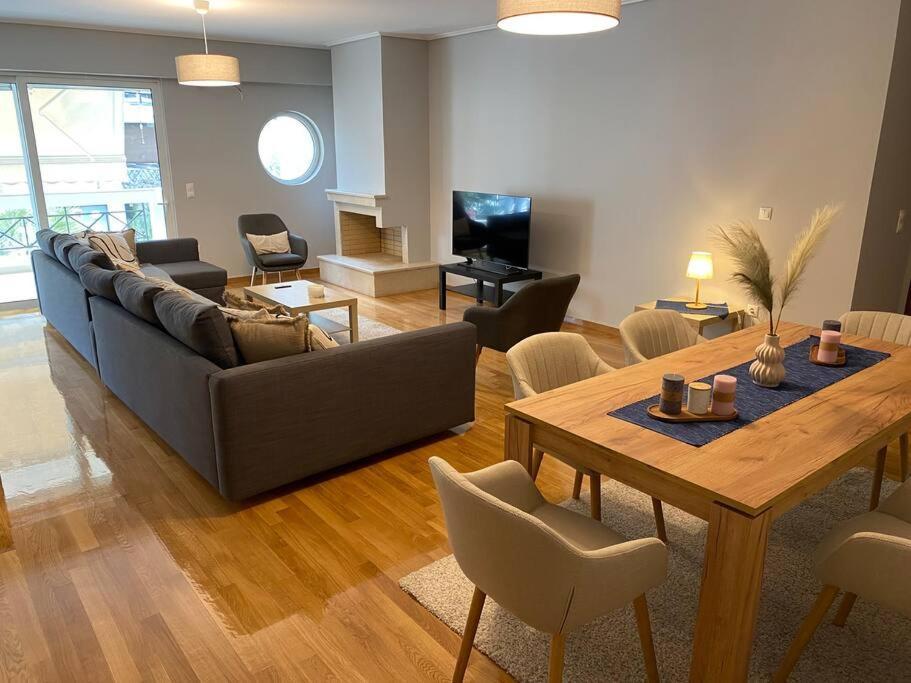 Classy 3Br With 2 Bathrooms Apartment In Marousi Atenas Exterior foto
