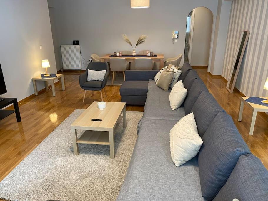 Classy 3Br With 2 Bathrooms Apartment In Marousi Atenas Exterior foto